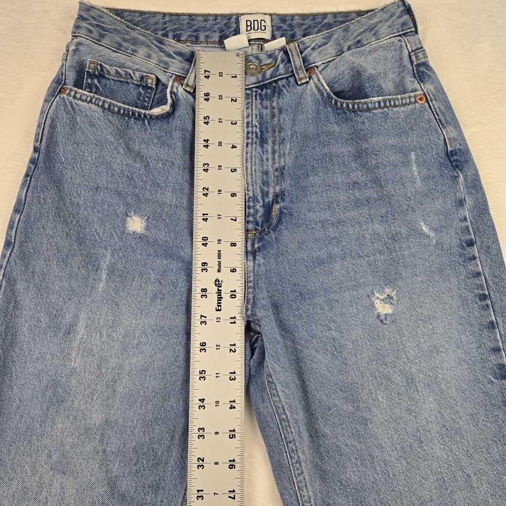 BDG Urban Outfitters Women's Mom High Rise Jeans Size 28 Light Wash Straight Leg - Picture 12 of 13